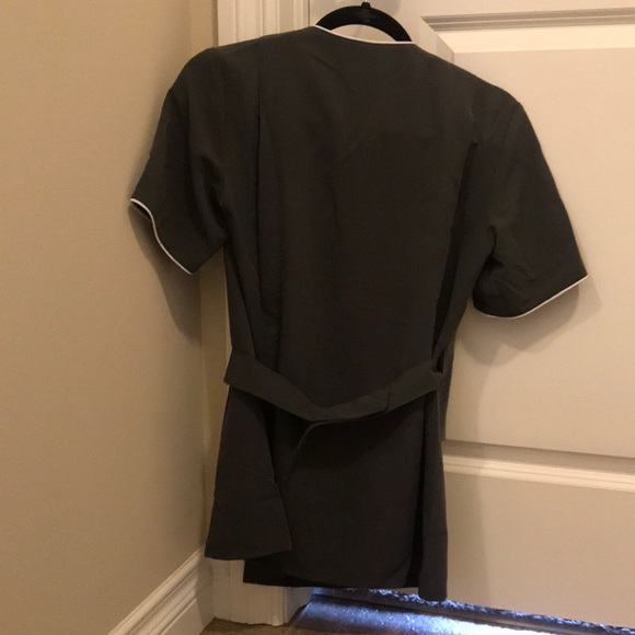 Dermalogica embroidered scrub top - Picture 2 of 3